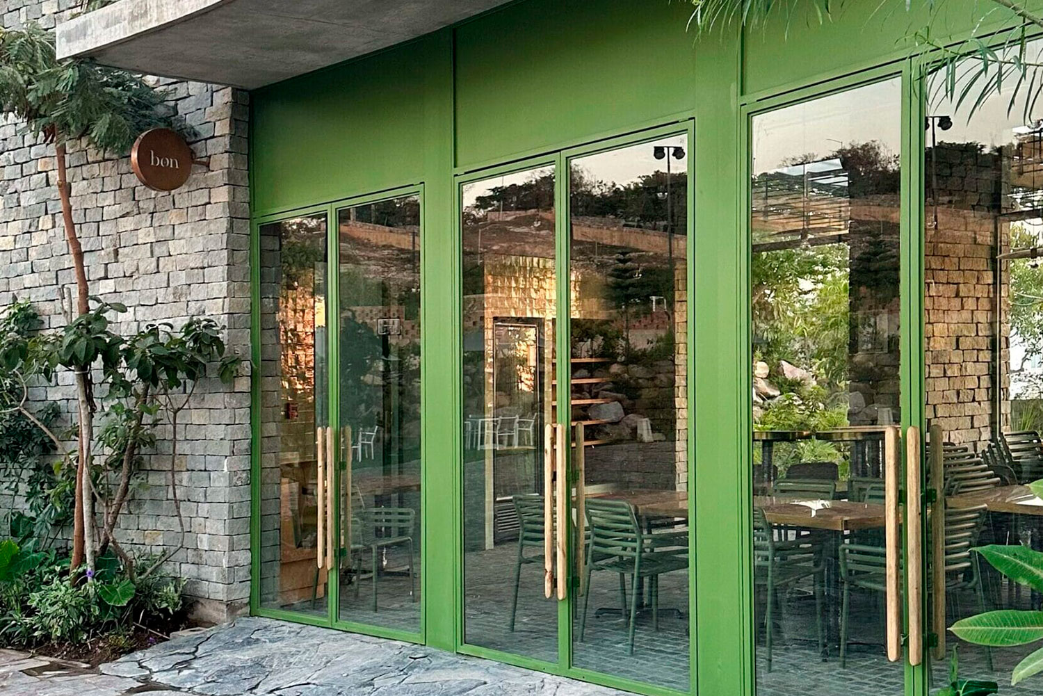 BON BAKERY GARDEN